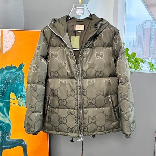 おすすめグッチ n級品 GGナイロン キャンバス ダウンジャケット gum69018